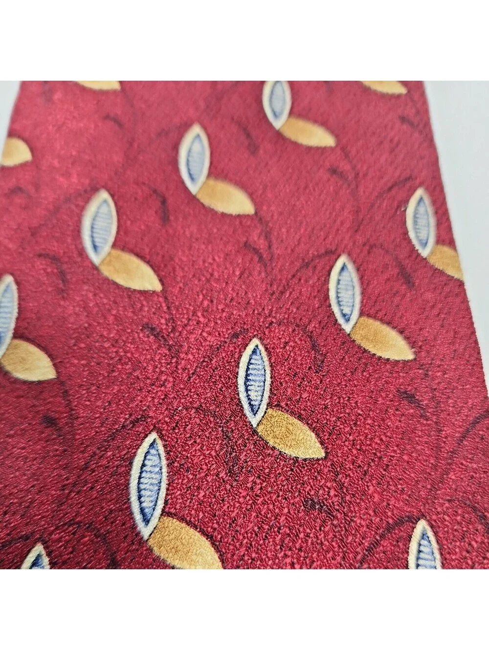London Fog Mens Burgundy Designed Silk Neck Tie 56 inch.